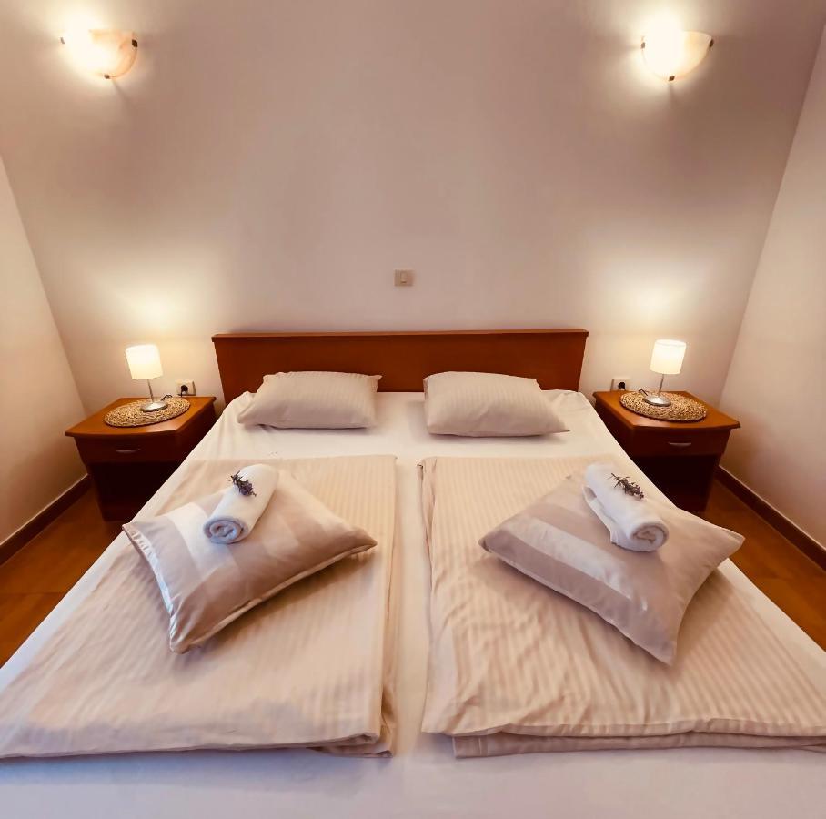 Apartments Stina Seget Vranjica Εξωτερικό φωτογραφία
