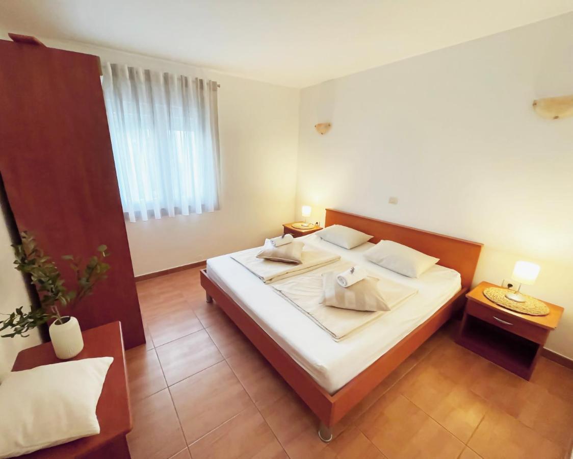 Apartments Stina Seget Vranjica Εξωτερικό φωτογραφία